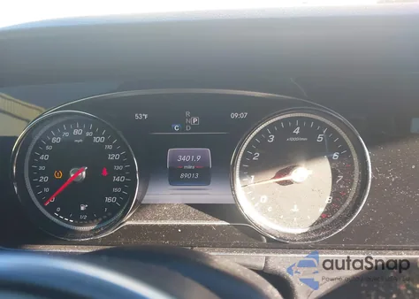 2019 Mercedes-Benz E 300 z USA, uszkodzony, nr VIN WDDZF4JB2KA526176